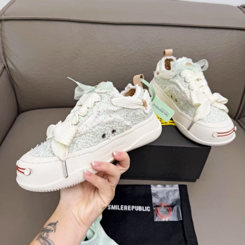 Smilerepublic Canvas Shoes